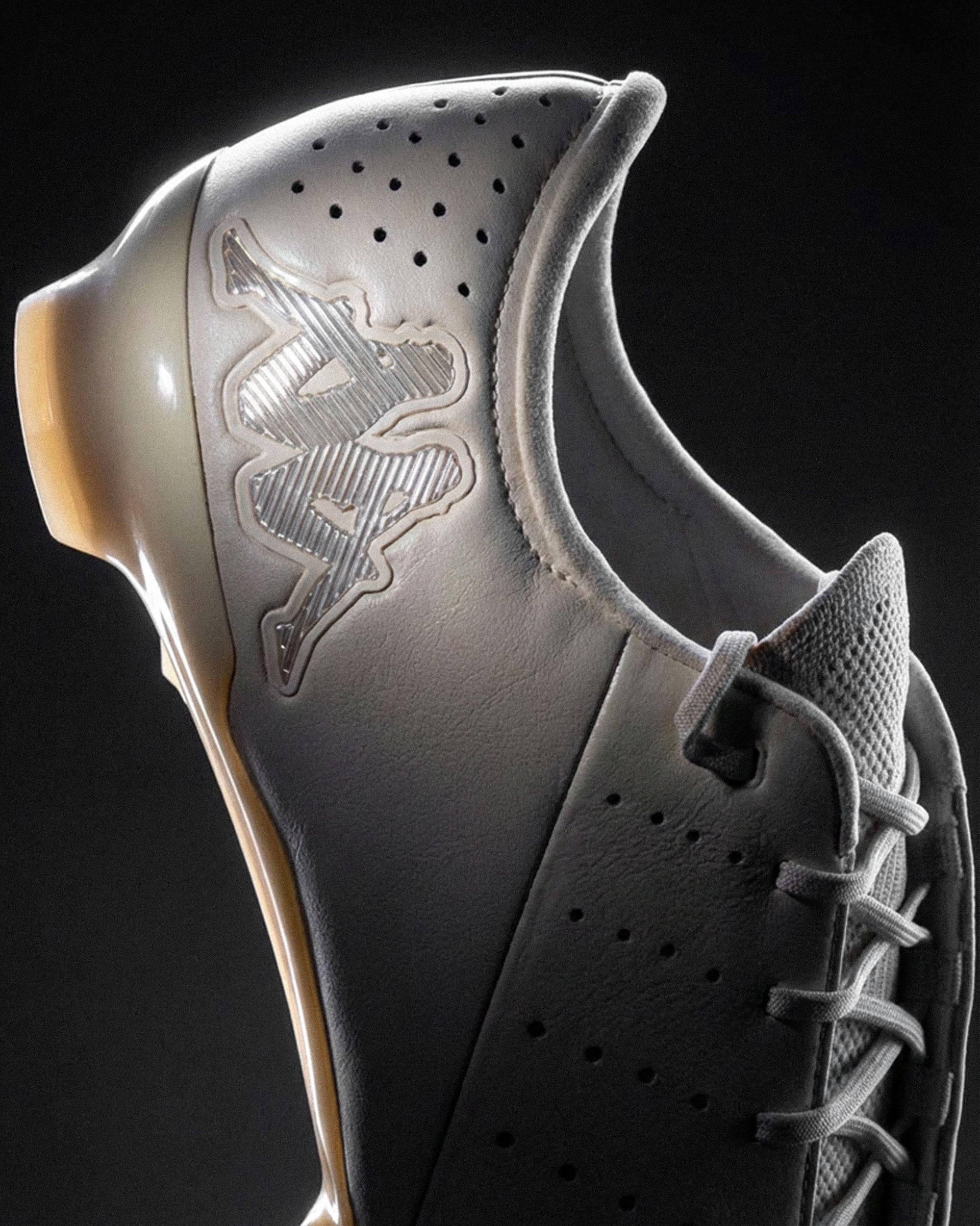 La nuova scarpa da calcio di Kappa è ispirata al ciclismo Gyna unisce estetica vintage e soluzioni tecnologiche contemporanee