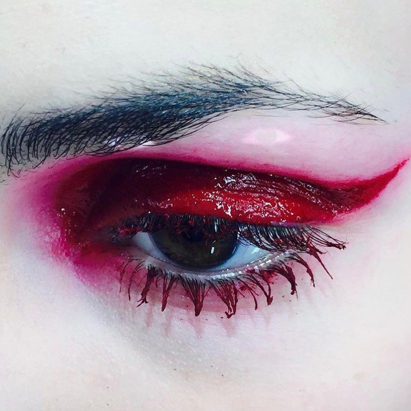 La bellezza che mi interessa è quella che lascia un segno nella memoria Intervista a Michele Magnani, Global Senior Artist per MAC Cosmetics | Image 630067