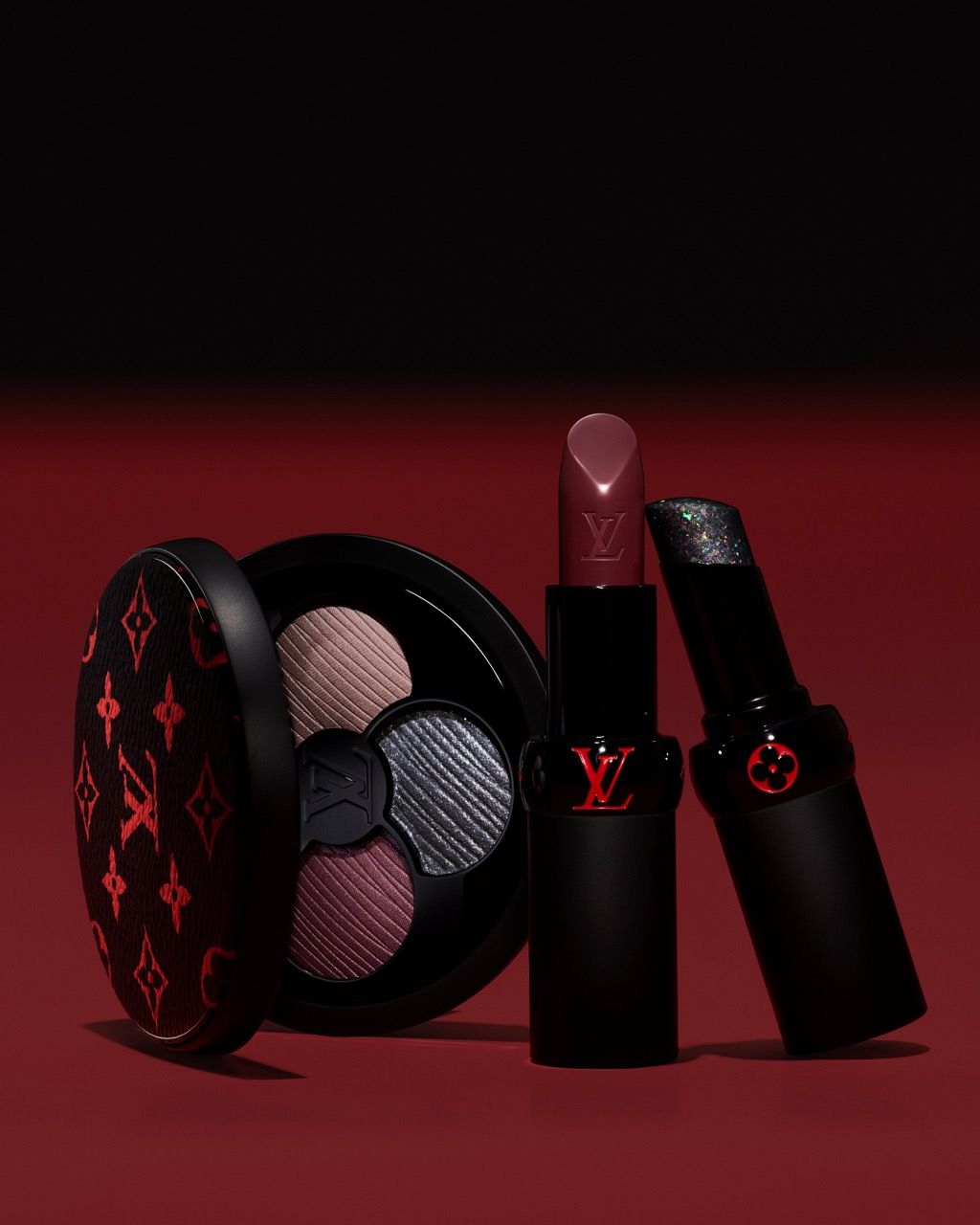 Die Beauté Louis Vuitton: Die erste von Nicolas Ghesquière und Pat McGrath signierte Kollektion Das Modehaus feiert 130 Jahre Monogram mit einer exklusiven Make-up-Linie zwischen Stärke, Leichtigkeit und Kühnheit | Image 630163