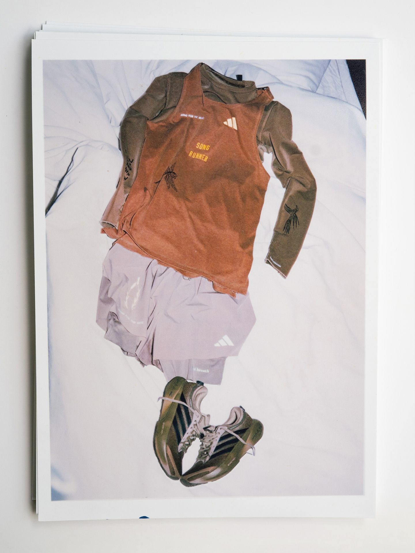 Song for the Mute und adidas laufen aus Liebe, nicht um Rekorde zu brechen Mit RUN02 erzählen das australische Label und adidas Running alles, was rund ums Laufen passiert | Image 630221