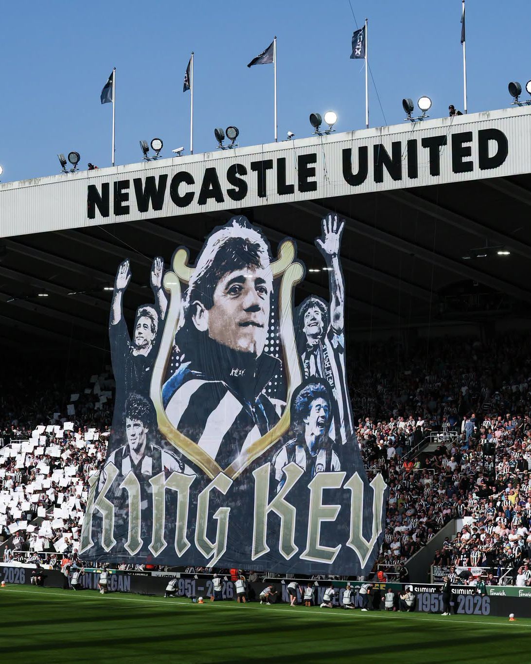 Kein Premier League-Club hat ein Spielfeld wie das von Newcastle Die neue Spielfläche von St. James' Park ist eine Premiere in Großbritannien