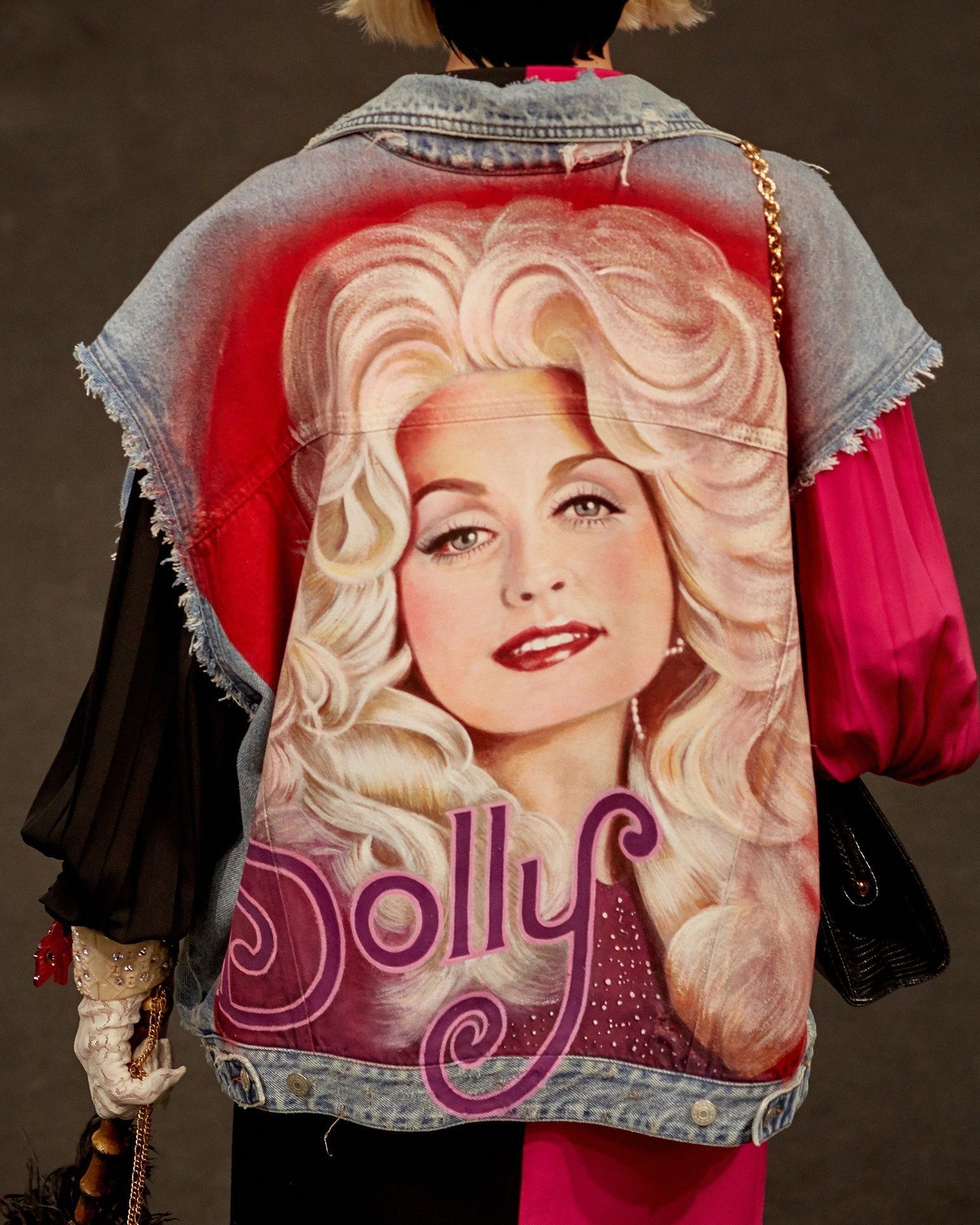 That time Gucci put Dolly Parton in a show When Alessandro Michele paid tribute to the queen of maximalism