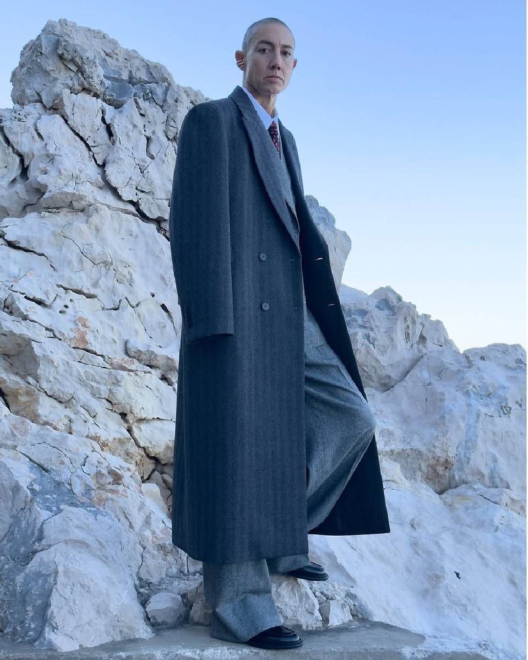 L’écrivaine Constance Debré, nouvelle égérie Givenchy  Capturée par Juergen Teller