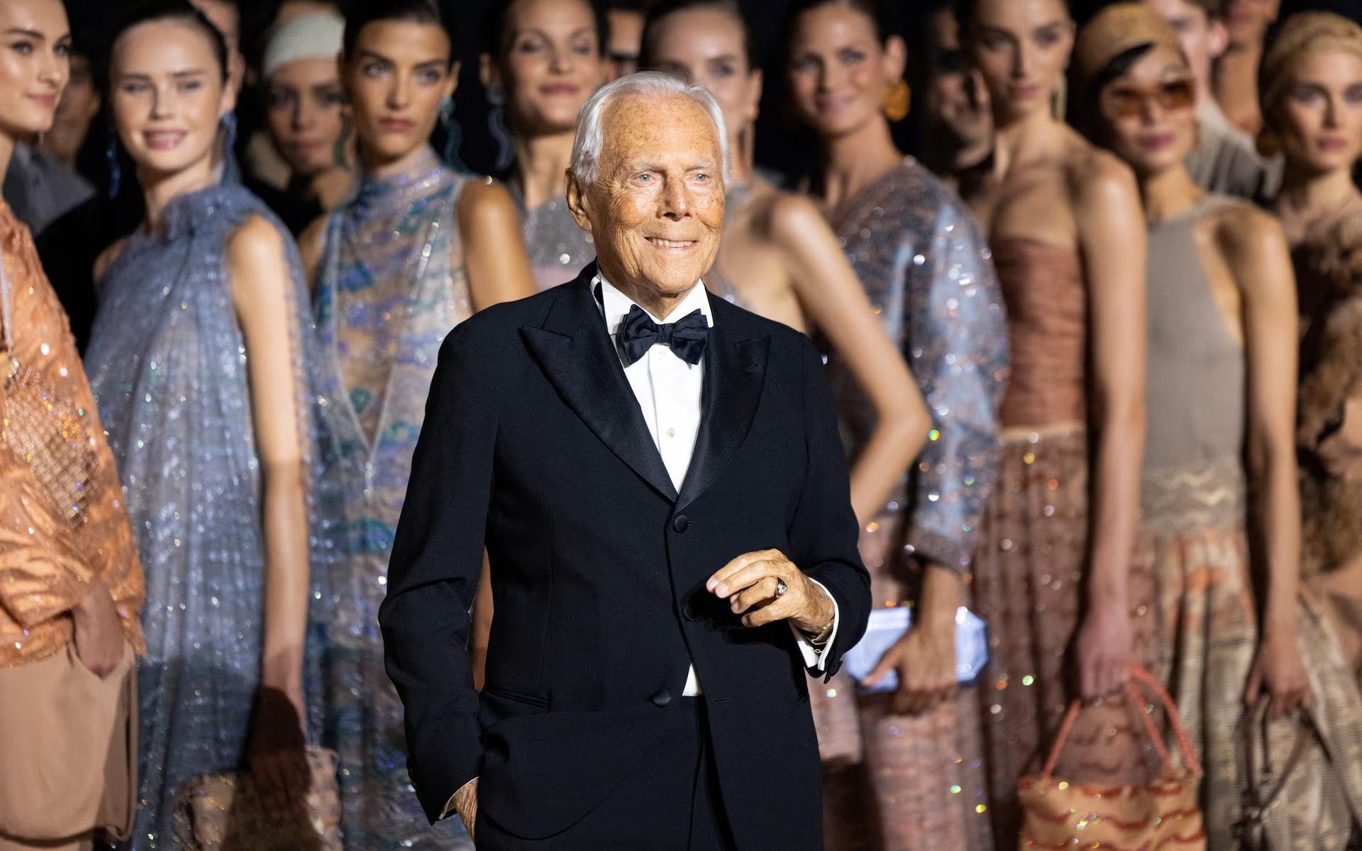 Armani: how much the group is worth and where things stand on the 15% stake sale