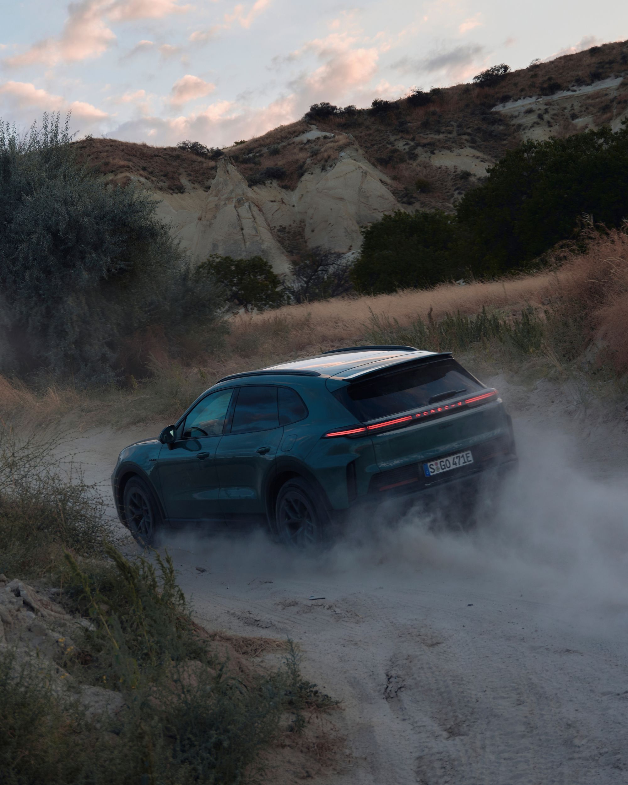 Porsche Cayenne Electric leva aventura ao coração da Turquia Entre paisagens antigas e estradas inexploradas