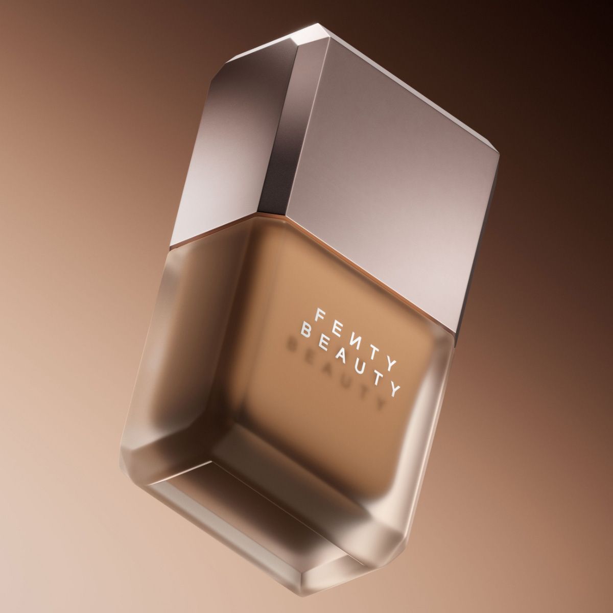 Fenty Beauty svela il nuovo fondotinta Pro Filt'r Fluid Flex e un pop-up esperienziale a Roma Rihanna rinnova la sua rivoluzione beauty | Image 632430