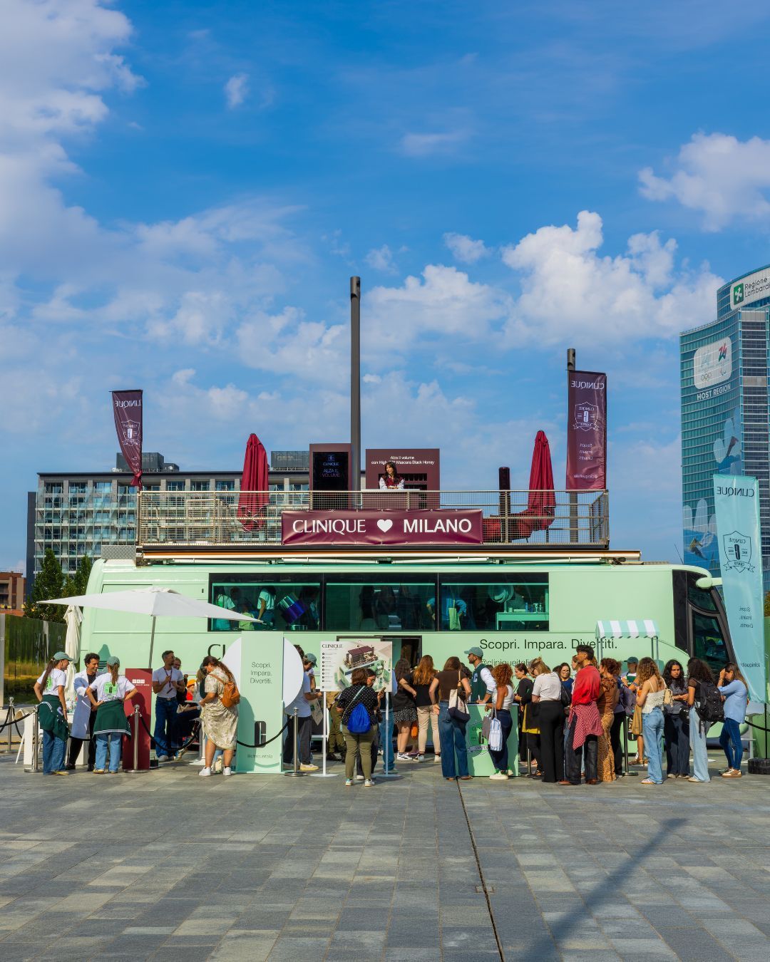 Clinique Campus: after Milan, the itinerant beauty bus arrives in Rome and Naples, waiting for the fourth stop The first beauty campus on four wheels brings advice, free masterclasses and the iconic High-Fi Mascara Black Honey