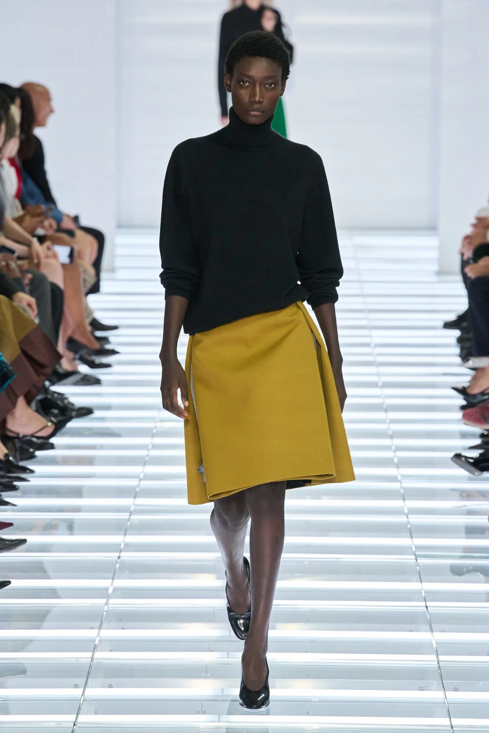 The post-modern skirts of Prada's SS27 collection Creating fashion for a world that no longer exists | Image 633546