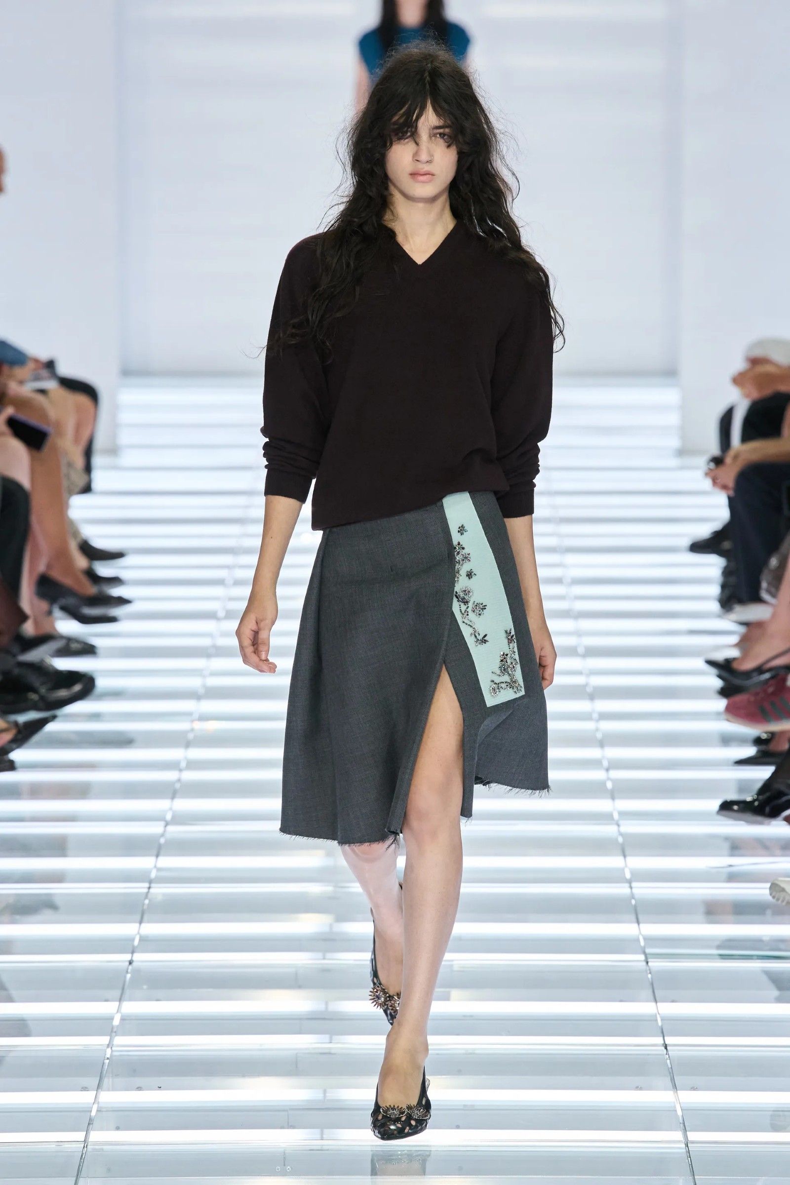The post-modern skirts of Prada's SS27 collection Creating fashion for a world that no longer exists | Image 633538