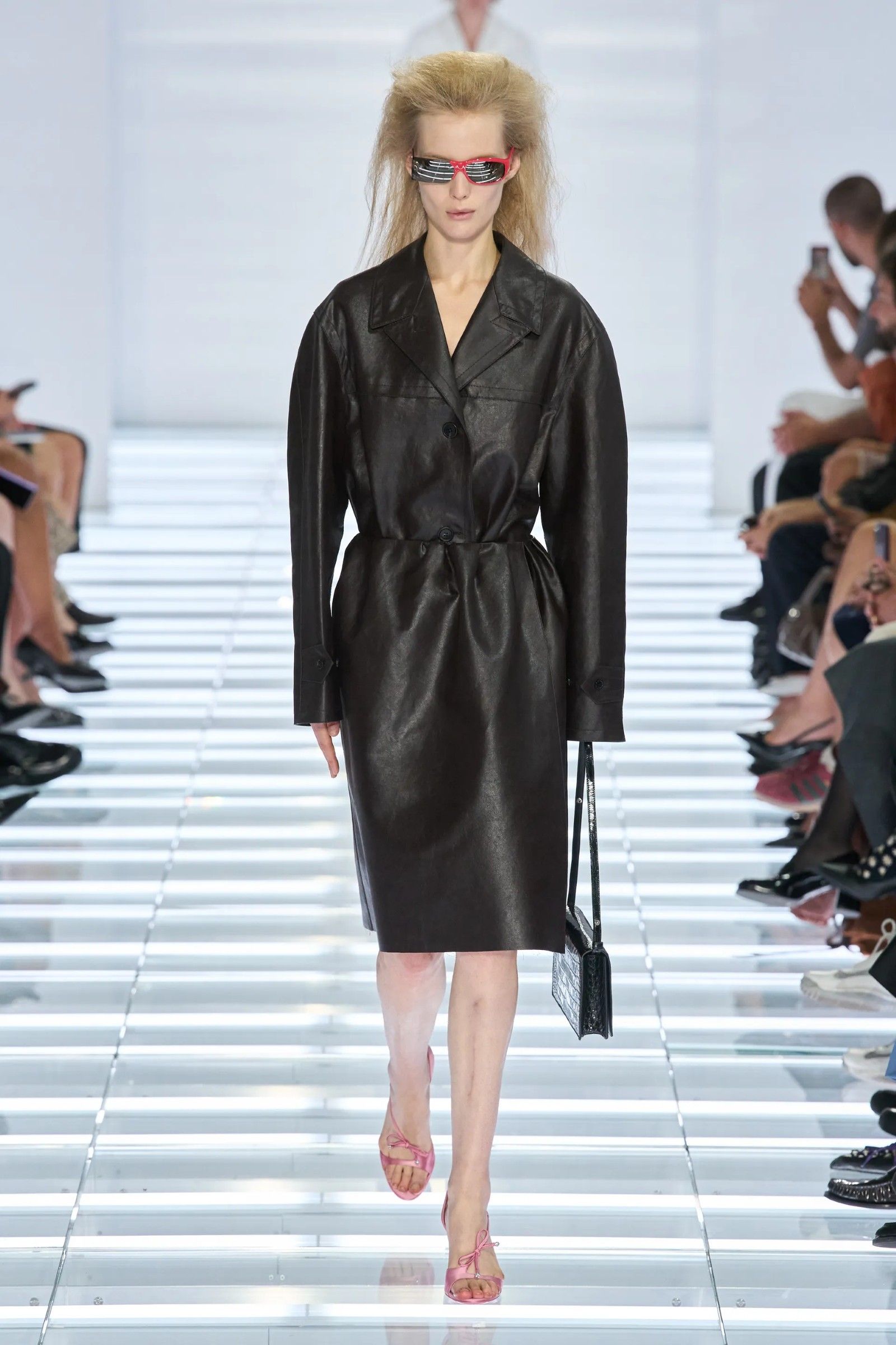 The post-modern skirts of Prada's SS27 collection Creating fashion for a world that no longer exists | Image 633536