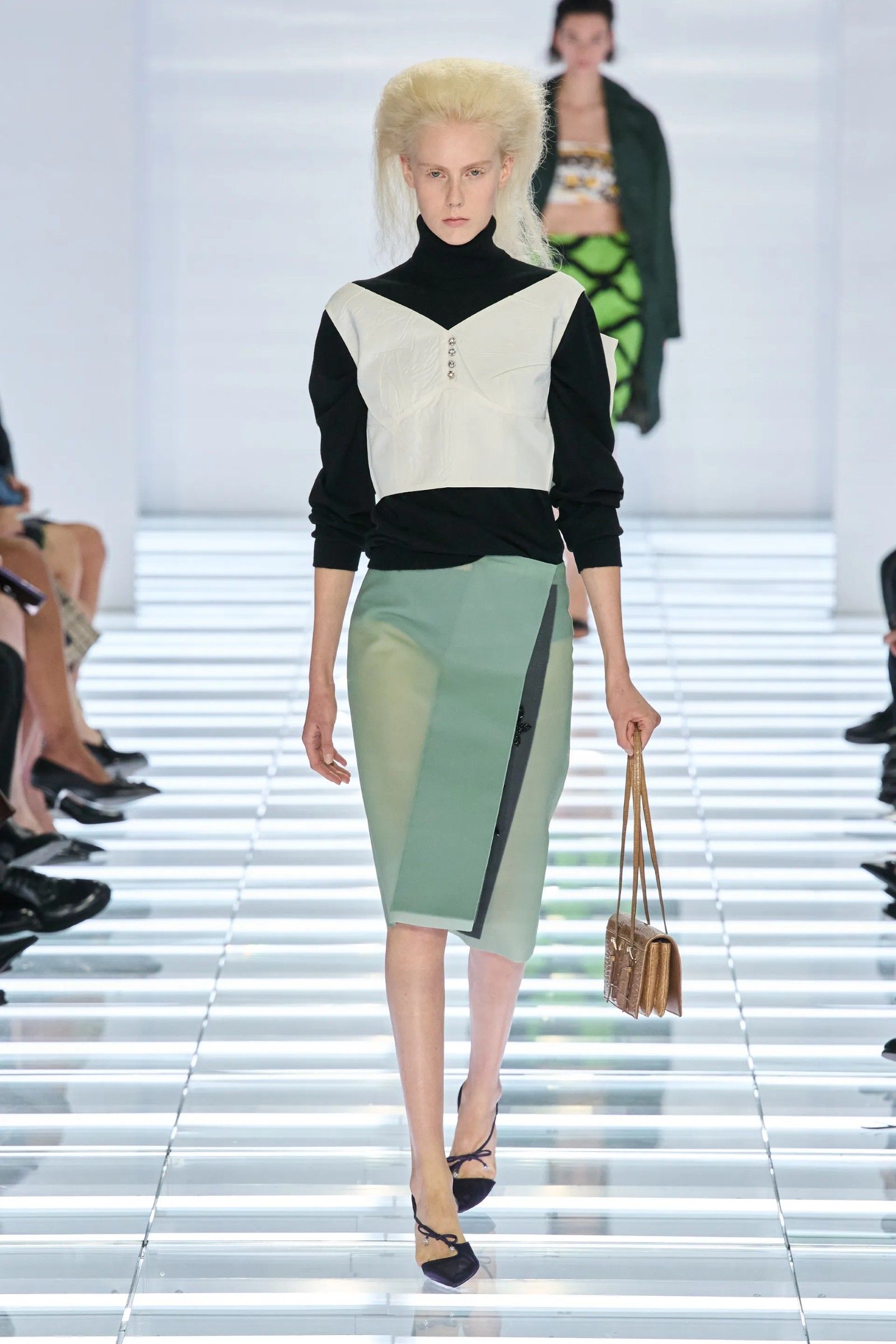 The post-modern skirts of Prada's SS27 collection Creating fashion for a world that no longer exists | Image 633518