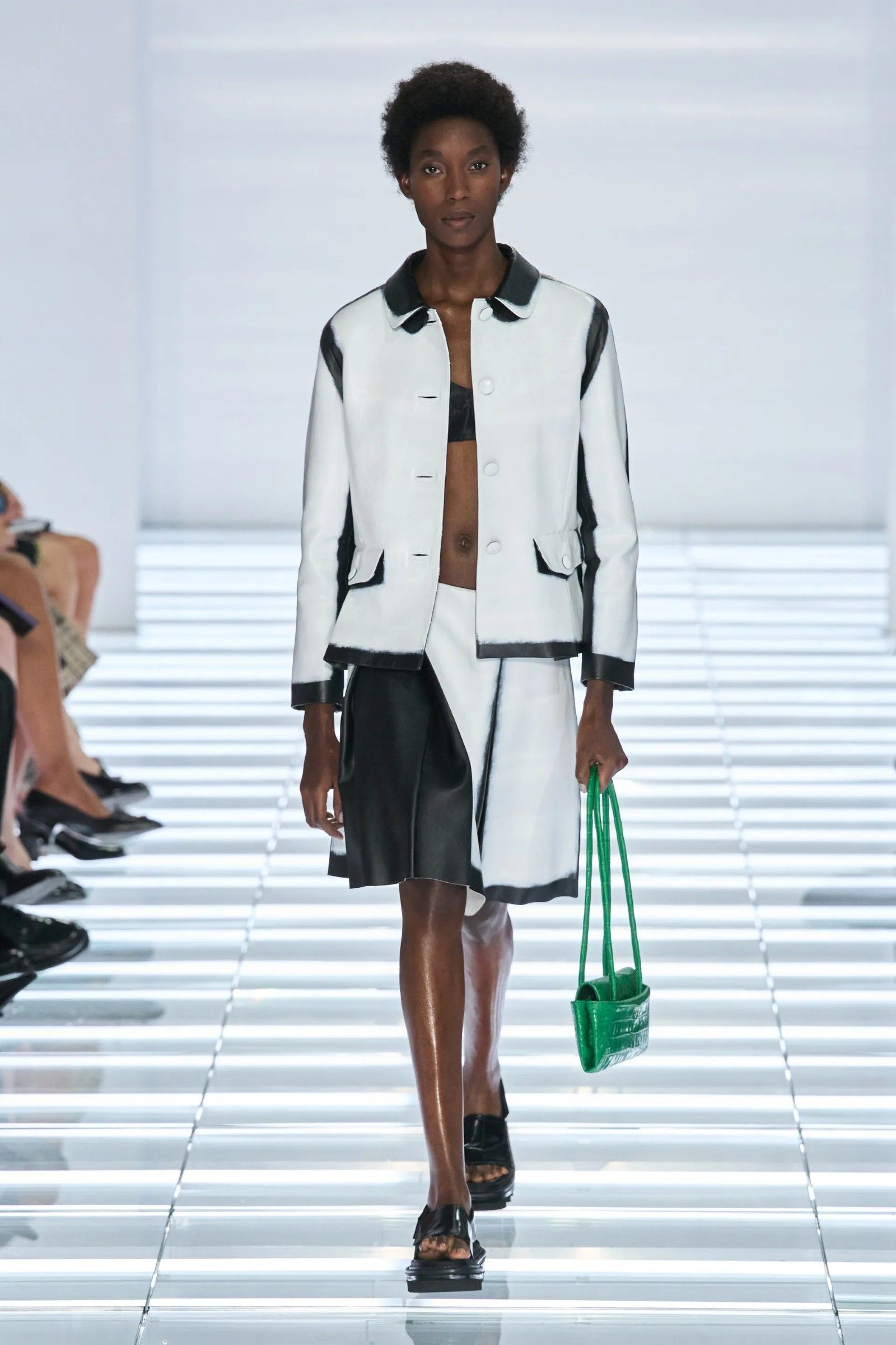 The post-modern skirts of Prada's SS27 collection Creating fashion for a world that no longer exists | Image 633512