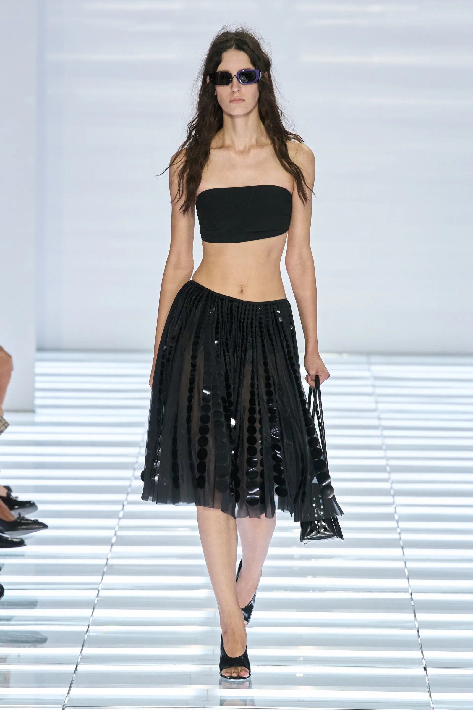 The post-modern skirts of Prada's SS27 collection Creating fashion for a world that no longer exists | Image 633503