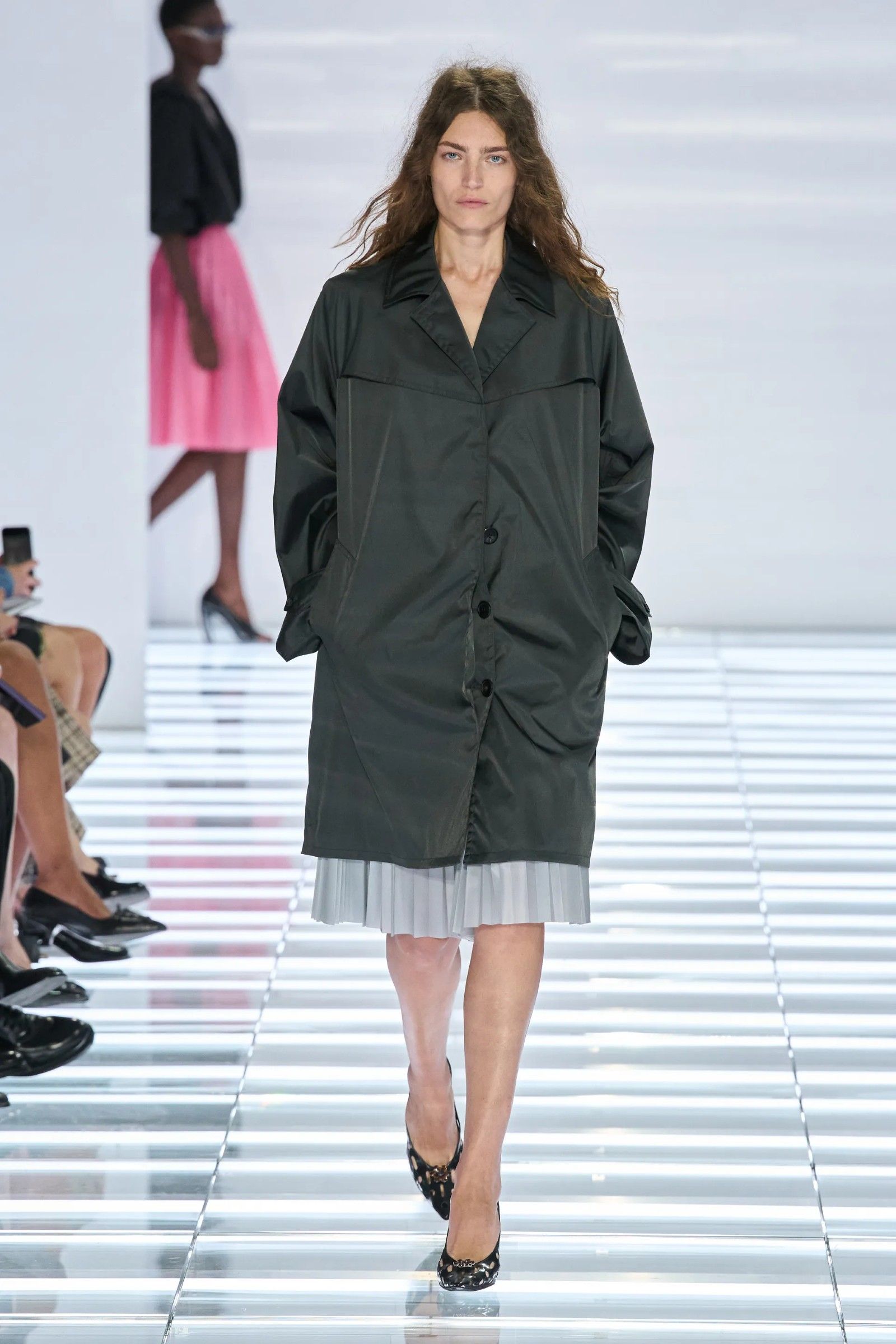 The post-modern skirts of Prada's SS27 collection Creating fashion for a world that no longer exists | Image 633502