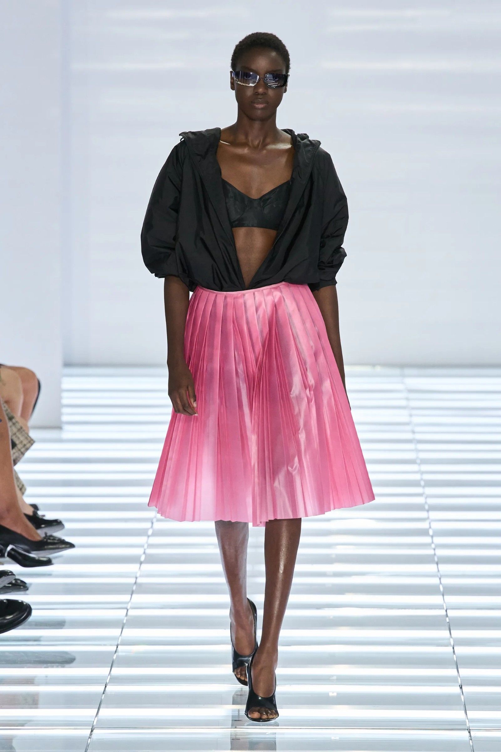 The post-modern skirts of Prada's SS27 collection Creating fashion for a world that no longer exists | Image 633501