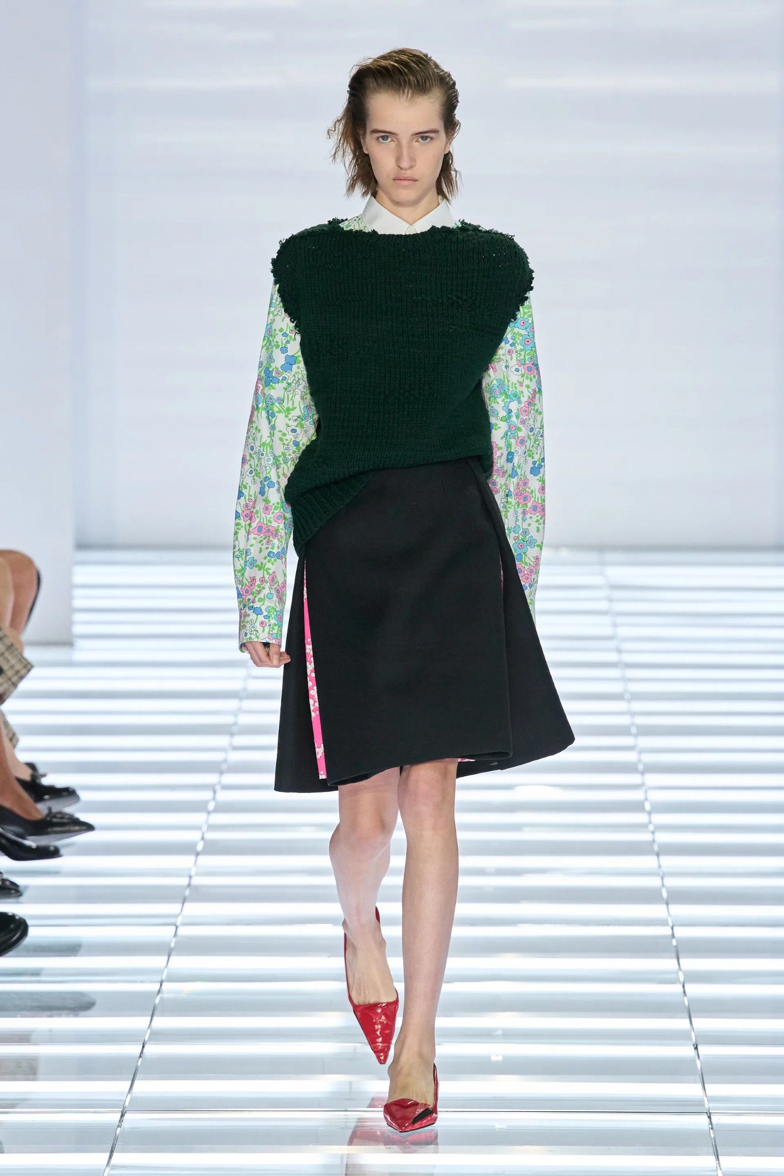 The post-modern skirts of Prada's SS27 collection Creating fashion for a world that no longer exists | Image 633499