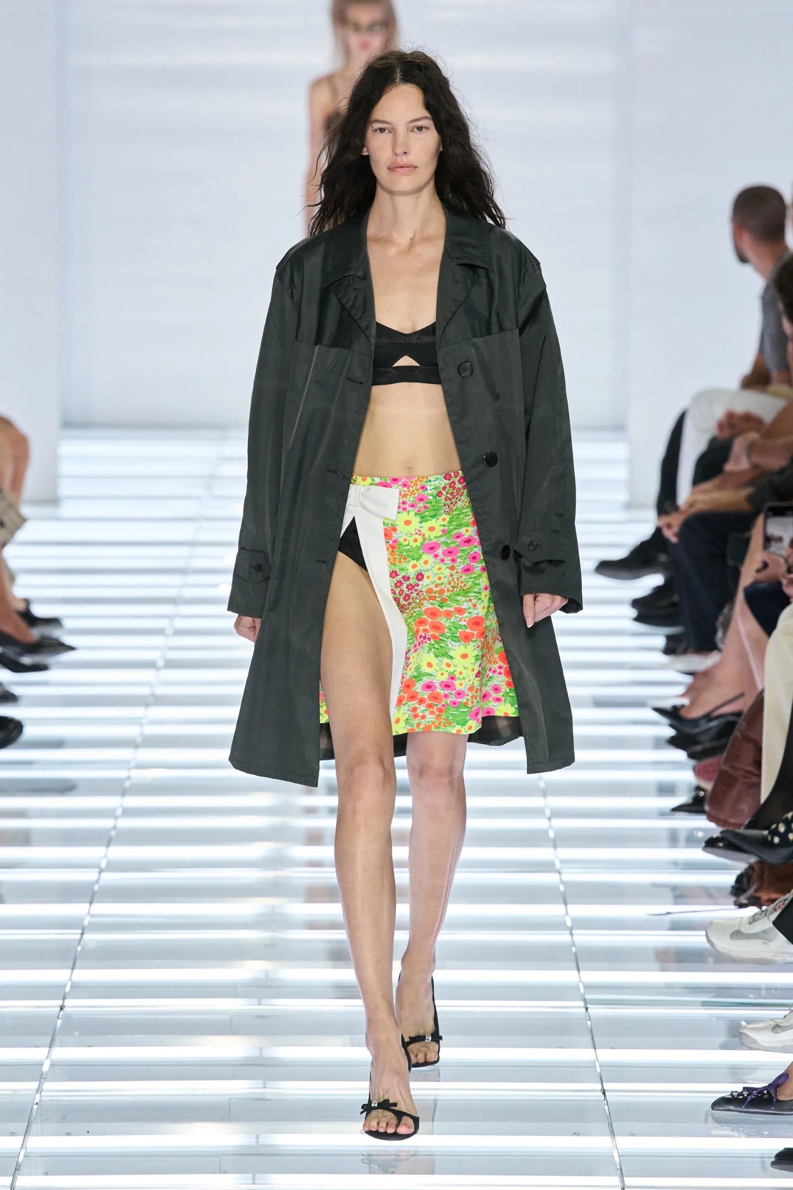 The post-modern skirts of Prada's SS27 collection Creating fashion for a world that no longer exists | Image 633497