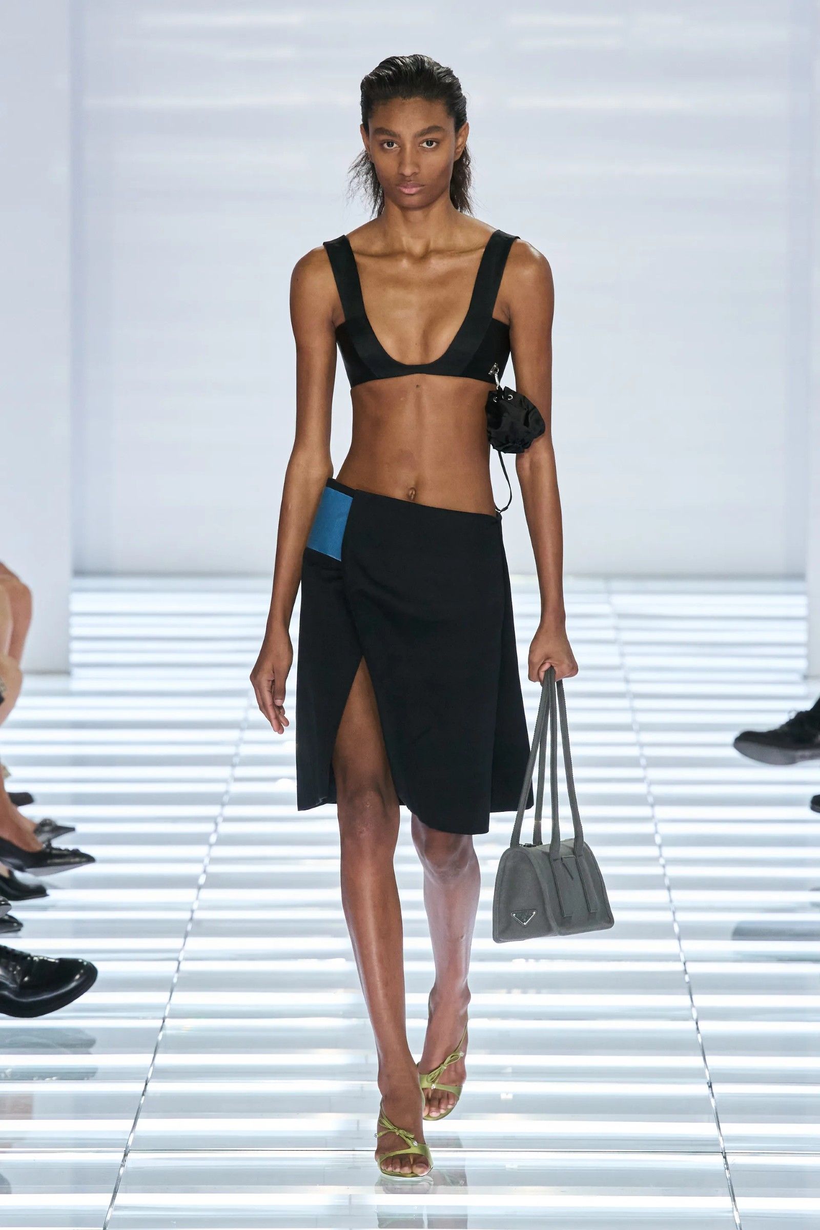The post-modern skirts of Prada's SS27 collection Creating fashion for a world that no longer exists | Image 633487