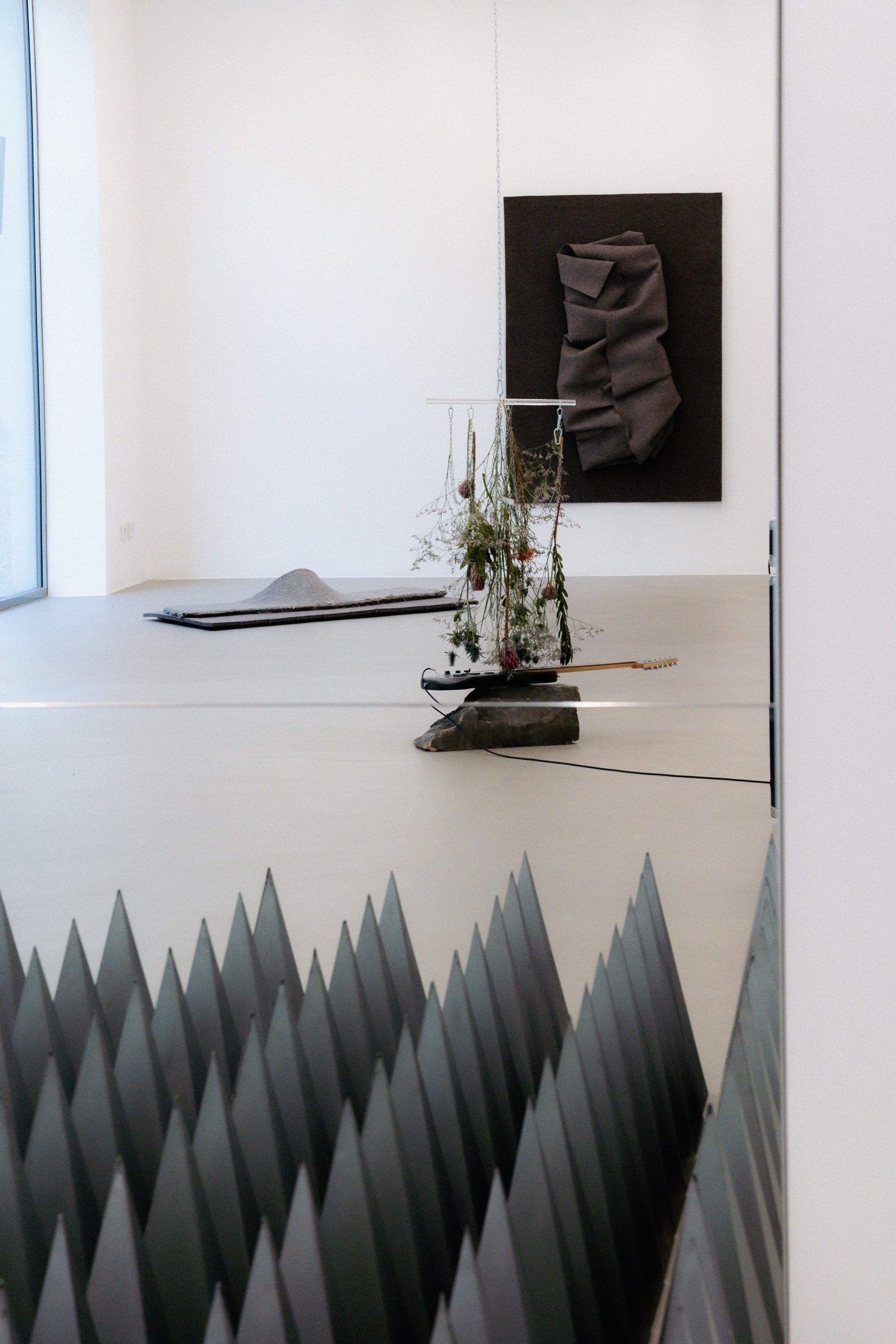 For Ilenia Durazzi, fashion needs time With The Atrium Show, the designer brings SS27 into a space inhabited by art, sound and performance