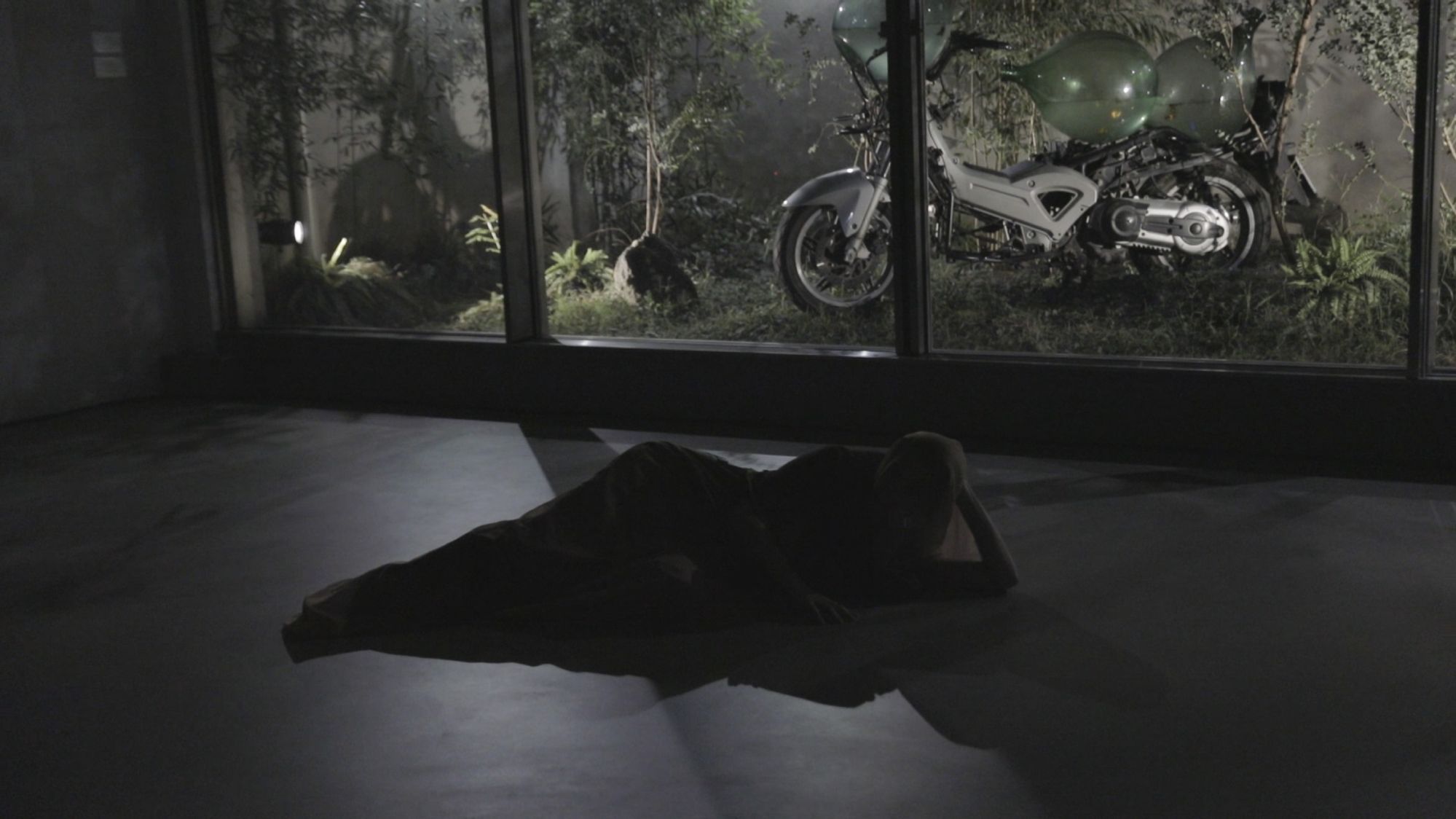For Ilenia Durazzi, fashion needs time With The Atrium Show, the designer brings SS27 into a space inhabited by art, sound and performance