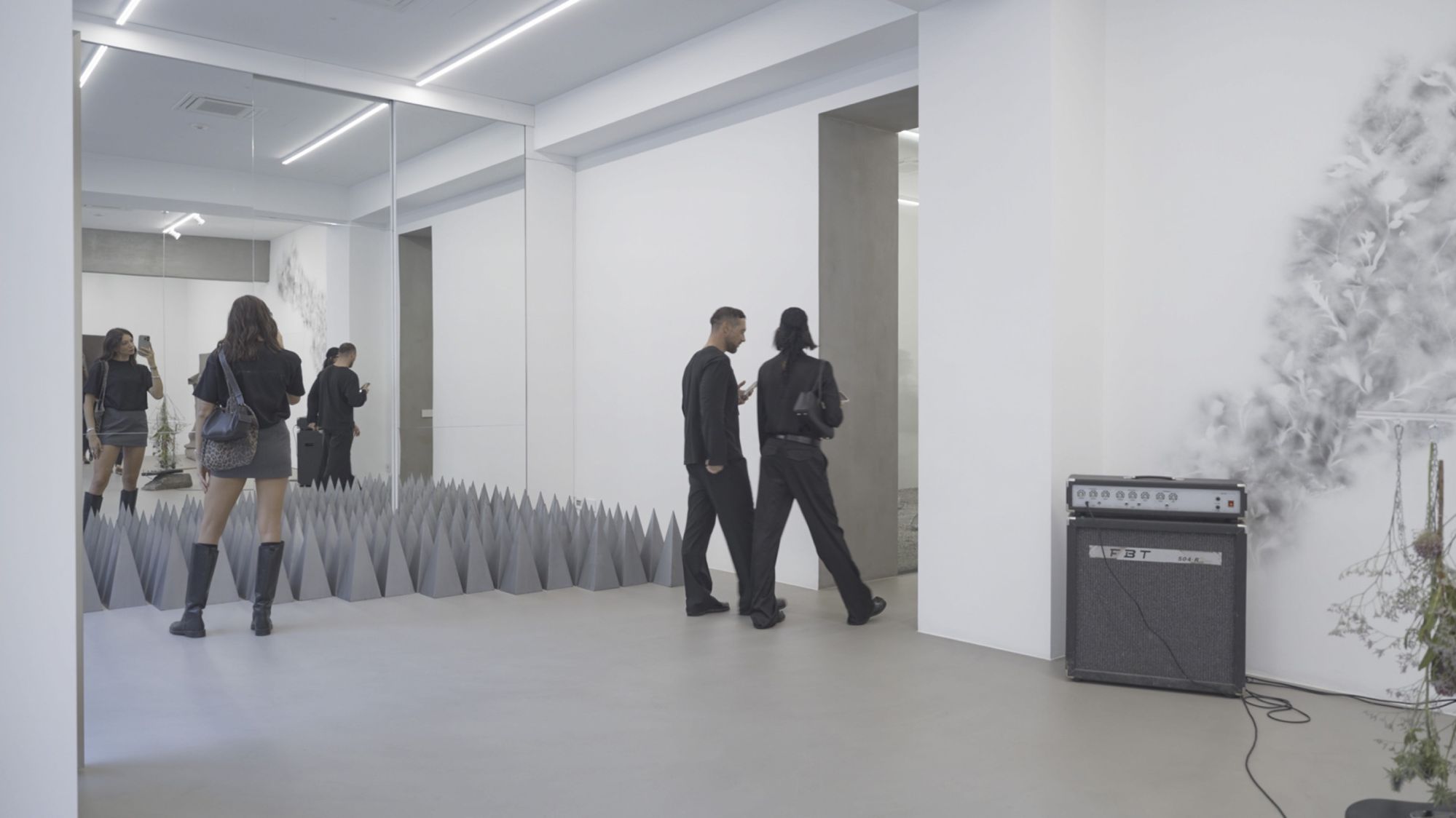For Ilenia Durazzi, fashion needs time With The Atrium Show, the designer brings SS27 into a space inhabited by art, sound and performance