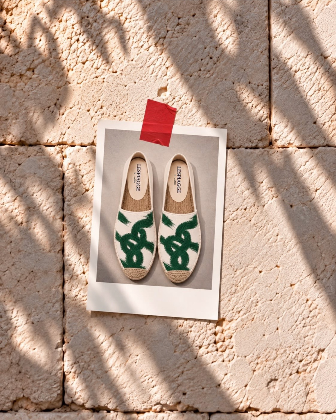 LESPIAGGE MILANO porta il ricordo dell'estate in una nuova collezione Il brand milanese presenta 35 espadrillas e mule, tra stampe pittoriche, lino, cotone e corda di juta