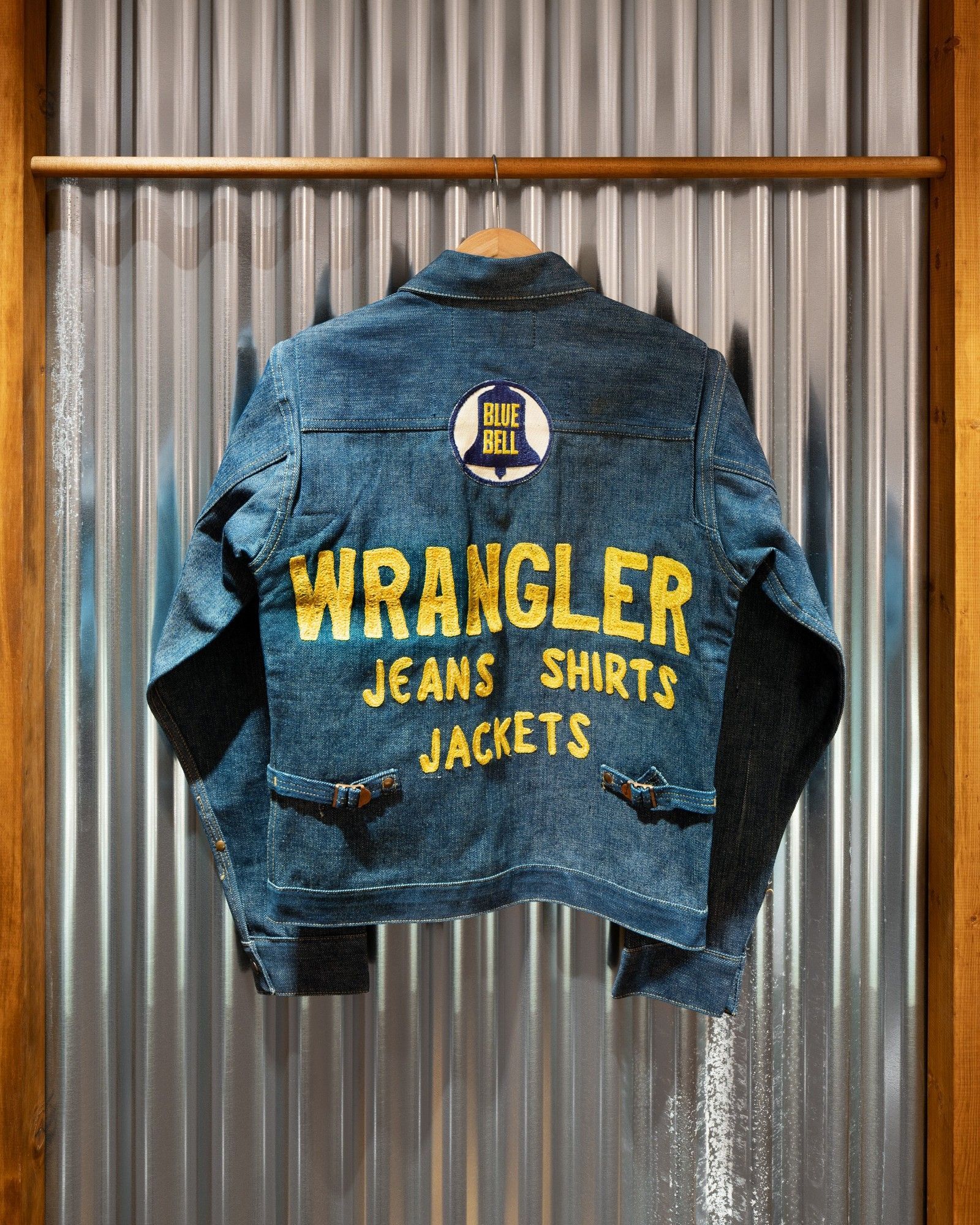 Con Wrangler® Archives Gallery, l'heritage del denim sbarca a Milano da Slam Jam Il progetto che unisce archivio, arte e presentazione in un unico spazio, lo Slam Jam Center