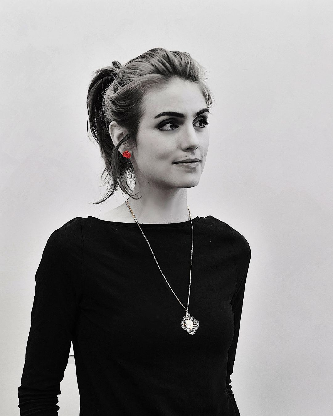 Credo che nessuno possa raggiungere una piena guarigione senza ricollegarsi alla dimensione collettiva Intervista a Sarah Aziza per il YAWP Festival di Milano