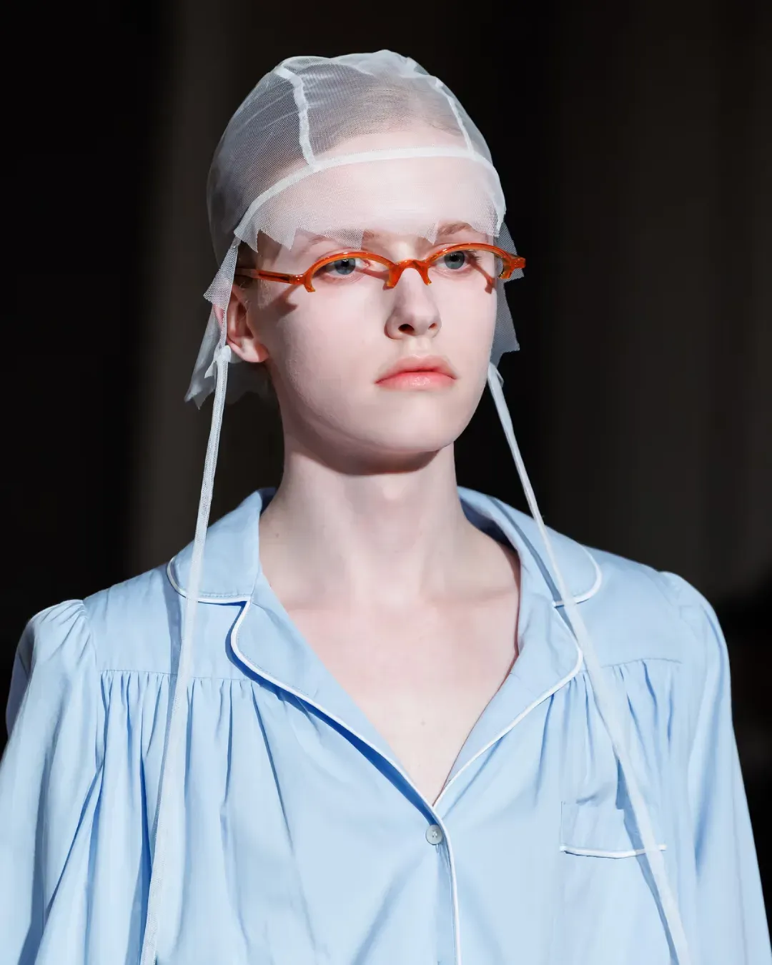 5 brand da tenere d'occhio alla Paris Fashion Week SS27  Siamo pronti per il ritorno di surrealismo, umorismo e sarcasmo in passerella