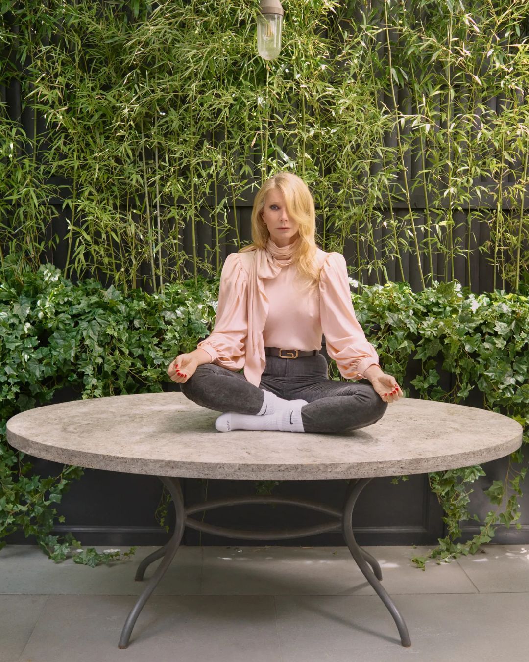 Meditation applied to skincare What would happen if, before trying to change what we see, we simply learned to observe it?