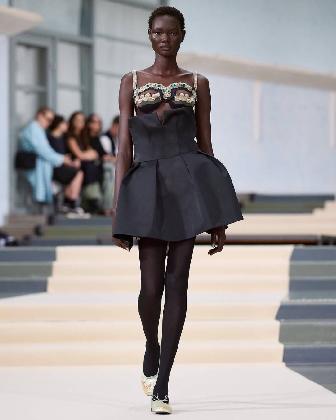 Julie Kegels praises gravity in her Spring-Summer 2027 collection The opening show of Paris Fashion Week