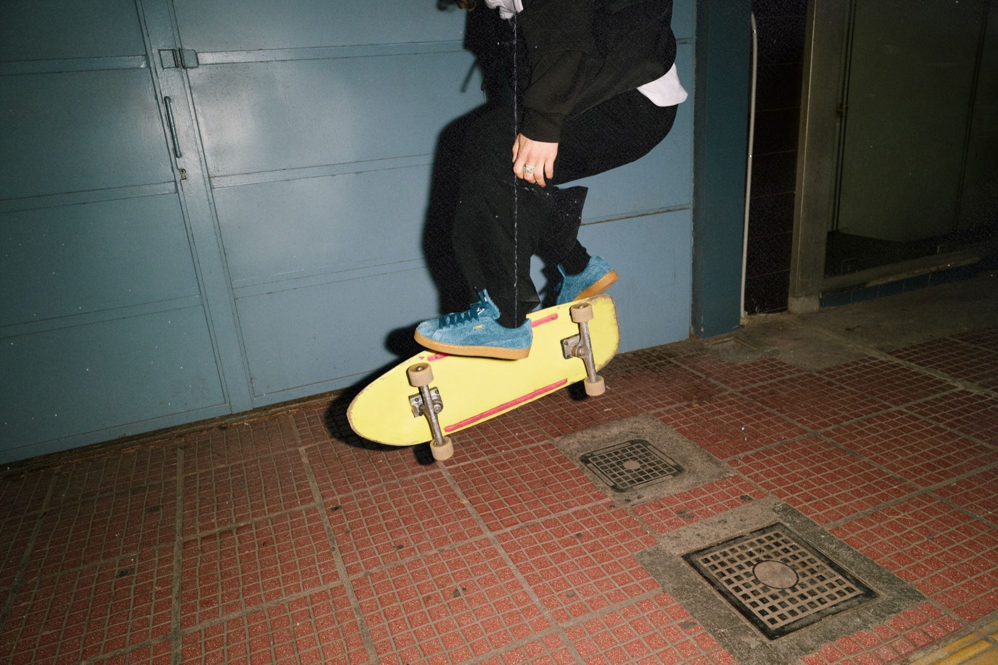 Der PUMA Suede Forever beweist, dass Klassiker nie aus der Mode kommen Drei neue Farbkombinationen und eine Silhouette, die fast sechzig Jahre Geschichte umfasst — das neueste Kapitel von Never Not Suede geht zurück zu seinen Wurzeln
