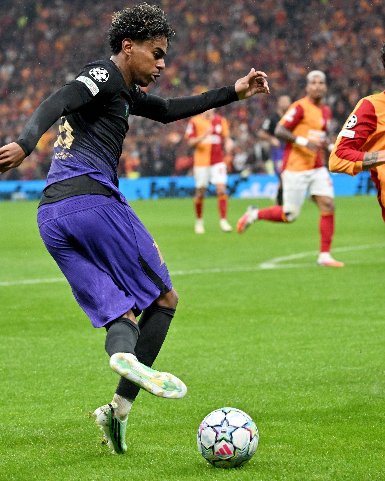 Lamine Yamal ha inventato un nuovo trick La semirabona