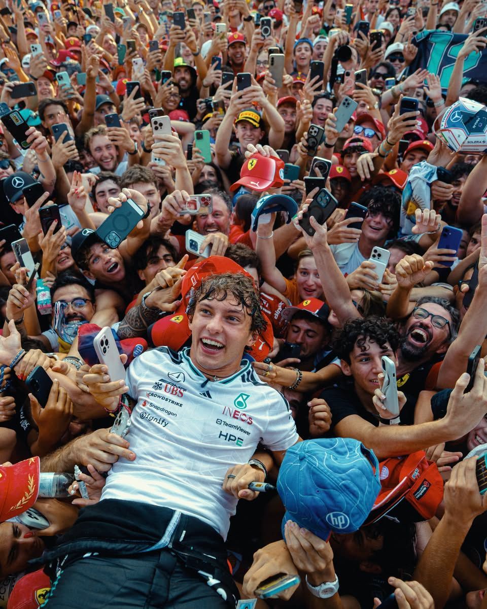 Tifare Kimi Antonelli non significa tradire Ferrari Il pilota Mercedes in Italia è diventato più grande del Cavallino Rampante