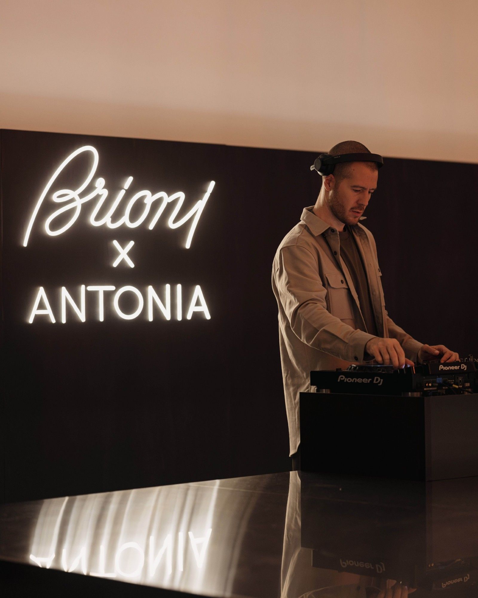 Brioni è approdato da Antonia a Milano L'eleganza romana incontra lo sguardo meneghino di Brera