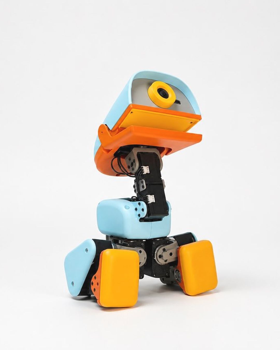 Cosa aspettarsi dai robottini Microduck di Nvidia?  L'introduzione di personaggi carini da parte delle Big Tech fa parte di in una strategia di marketing ben precisa