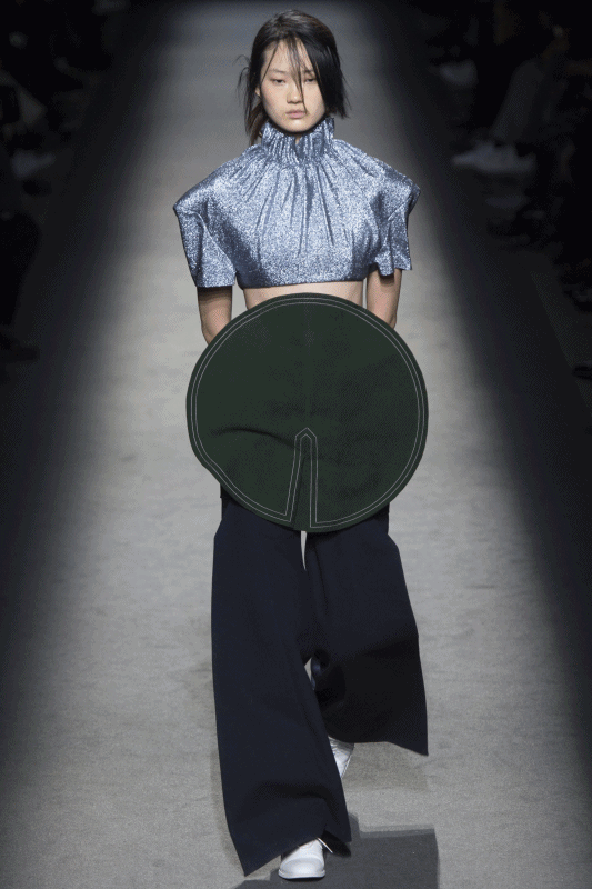 Paris Women's Fashion Week in GIF 3 aggettivi per ogni designer